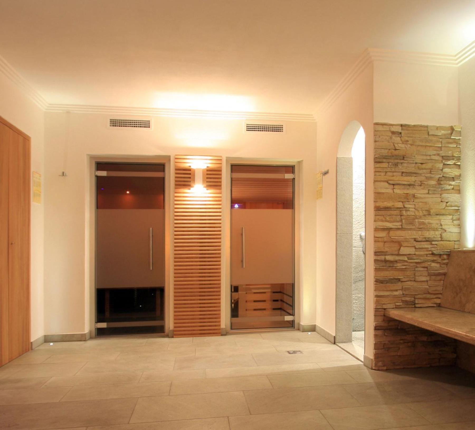 Apartments Burvel เซลวาดีวัลการ์เดนา ภายนอก รูปภาพ