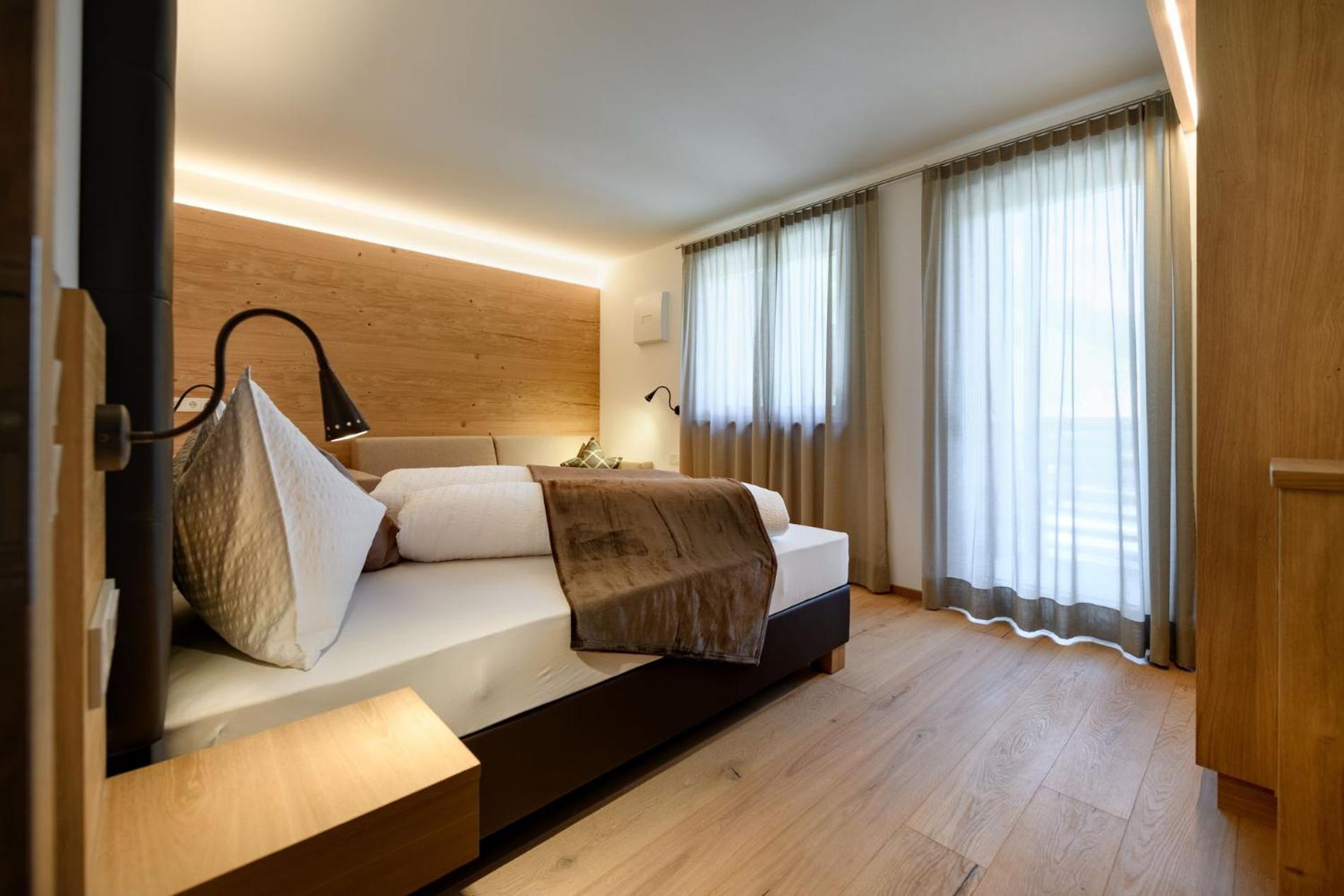 Apartments Burvel เซลวาดีวัลการ์เดนา ห้อง รูปภาพ