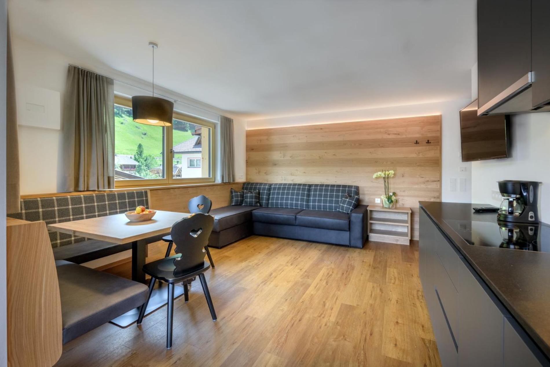 Apartments Burvel เซลวาดีวัลการ์เดนา ห้อง รูปภาพ